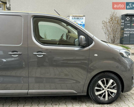 Серый Тойота Proace, объемом двигателя 1.56 л и пробегом 177 тыс. км за 17999 $, фото 6 на Automoto.ua