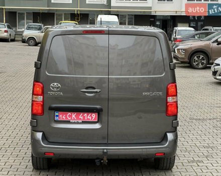 Серый Тойота Proace, объемом двигателя 1.56 л и пробегом 177 тыс. км за 17999 $, фото 2 на Automoto.ua