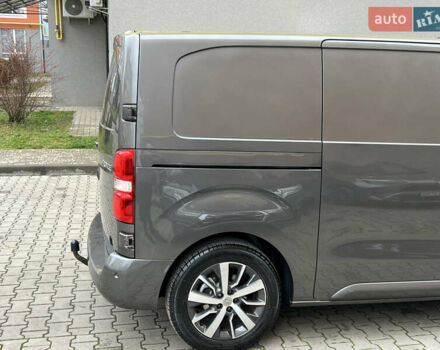 Серый Тойота Proace, объемом двигателя 1.56 л и пробегом 177 тыс. км за 17999 $, фото 4 на Automoto.ua