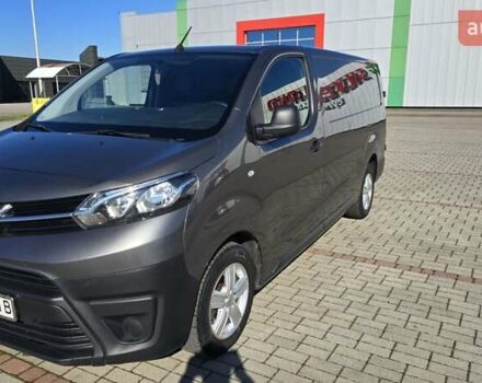 Серый Тойота Proace, объемом двигателя 2 л и пробегом 197 тыс. км за 15400 $, фото 3 на Automoto.ua