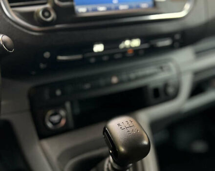 Серый Тойота Proace, объемом двигателя 1.56 л и пробегом 177 тыс. км за 17999 $, фото 27 на Automoto.ua