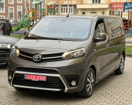 Серый Тойота Proace, объемом двигателя 1.56 л и пробегом 177 тыс. км за 17999 $, фото 9 на Automoto.ua
