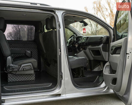 Серый Тойота Proace, объемом двигателя 2 л и пробегом 176 тыс. км за 28900 $, фото 33 на Automoto.ua