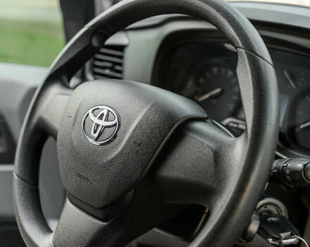 Серый Тойота Proace, объемом двигателя 2 л и пробегом 176 тыс. км за 28900 $, фото 43 на Automoto.ua