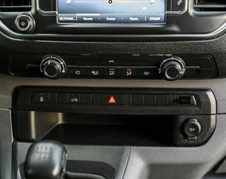 Серый Тойота Proace, объемом двигателя 2 л и пробегом 176 тыс. км за 28900 $, фото 39 на Automoto.ua