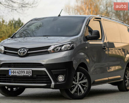 Серый Тойота Proace, объемом двигателя 2 л и пробегом 176 тыс. км за 28900 $, фото 2 на Automoto.ua