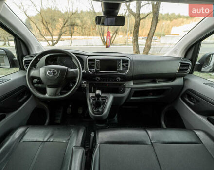 Серый Тойота Proace, объемом двигателя 2 л и пробегом 176 тыс. км за 28900 $, фото 58 на Automoto.ua