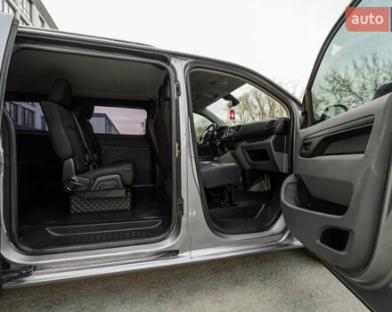 Серый Тойота Proace, объемом двигателя 2 л и пробегом 176 тыс. км за 28900 $, фото 62 на Automoto.ua
