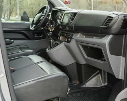 Серый Тойота Proace, объемом двигателя 2 л и пробегом 176 тыс. км за 28900 $, фото 34 на Automoto.ua