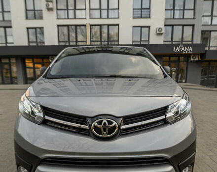 Серый Тойота Proace, объемом двигателя 2 л и пробегом 176 тыс. км за 28900 $, фото 80 на Automoto.ua