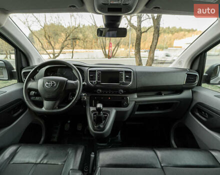 Серый Тойота Proace, объемом двигателя 2 л и пробегом 176 тыс. км за 28900 $, фото 61 на Automoto.ua