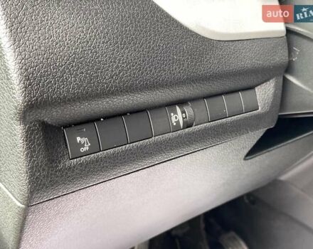 Сірий Тойота Proace, об'ємом двигуна 2 л та пробігом 131 тис. км за 28000 $, фото 20 на Automoto.ua