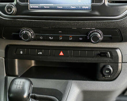 Серый Тойота Proace, объемом двигателя 2 л и пробегом 176 тыс. км за 28900 $, фото 37 на Automoto.ua