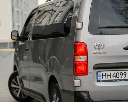 Серый Тойота Proace, объемом двигателя 2 л и пробегом 176 тыс. км за 28900 $, фото 15 на Automoto.ua