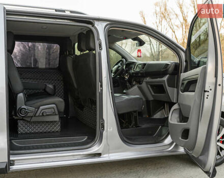 Серый Тойота Proace, объемом двигателя 2 л и пробегом 176 тыс. км за 28900 $, фото 35 на Automoto.ua