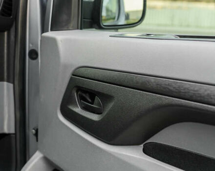 Серый Тойота Proace, объемом двигателя 2 л и пробегом 176 тыс. км за 28900 $, фото 32 на Automoto.ua