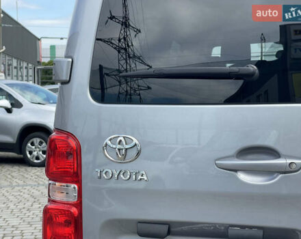 Сірий Тойота Proace, об'ємом двигуна 2 л та пробігом 176 тис. км за 33900 $, фото 18 на Automoto.ua