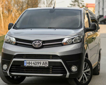 Серый Тойота Proace, объемом двигателя 2 л и пробегом 176 тыс. км за 28900 $, фото 3 на Automoto.ua