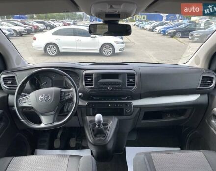 Сірий Тойота Proace, об'ємом двигуна 2 л та пробігом 131 тис. км за 28000 $, фото 16 на Automoto.ua