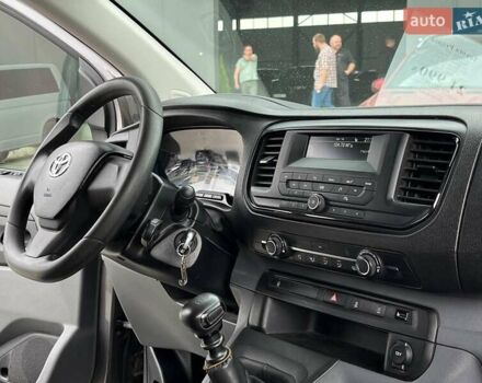 Сірий Тойота Proace, об'ємом двигуна 2 л та пробігом 92 тис. км за 19990 $, фото 23 на Automoto.ua
