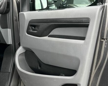 Сірий Тойота Proace, об'ємом двигуна 2 л та пробігом 92 тис. км за 21990 $, фото 18 на Automoto.ua