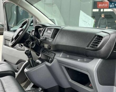 Сірий Тойота Proace, об'ємом двигуна 2 л та пробігом 92 тис. км за 19990 $, фото 20 на Automoto.ua