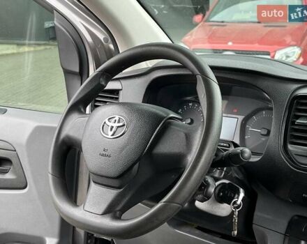 Сірий Тойота Proace, об'ємом двигуна 2 л та пробігом 92 тис. км за 19990 $, фото 17 на Automoto.ua