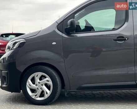 Сірий Тойота Proace, об'ємом двигуна 2 л та пробігом 92 тис. км за 19990 $, фото 33 на Automoto.ua