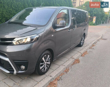 Серый Тойота Proace, объемом двигателя 2 л и пробегом 115 тыс. км за 56000 $, фото 3 на Automoto.ua