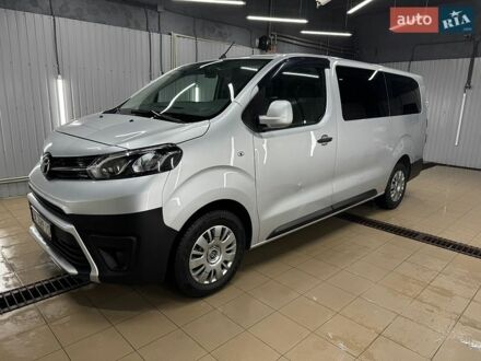 Серый Тойота Proace, объемом двигателя 2 л и пробегом 178 тыс. км за 18250 $, фото 1 на Automoto.ua