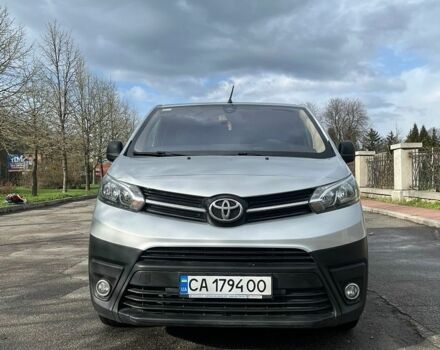 Серый Тойота Proace, объемом двигателя 2 л и пробегом 100 тыс. км за 22100 $, фото 1 на Automoto.ua