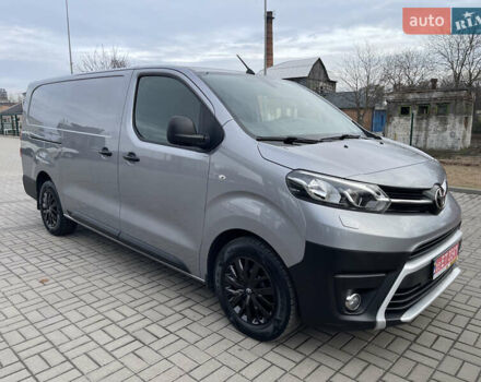 Серый Тойота Proace, объемом двигателя 2 л и пробегом 198 тыс. км за 20800 $, фото 1 на Automoto.ua