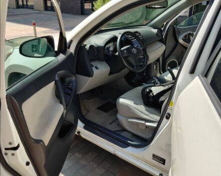 Белый Тойота РАВ 4, объемом двигателя 0 л и пробегом 190 тыс. км за 7000 $, фото 1 на Automoto.ua