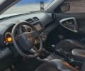 Білий Тойота РАВ 4, об'ємом двигуна 2.2 л та пробігом 253 тис. км за 15000 $, фото 4 на Automoto.ua