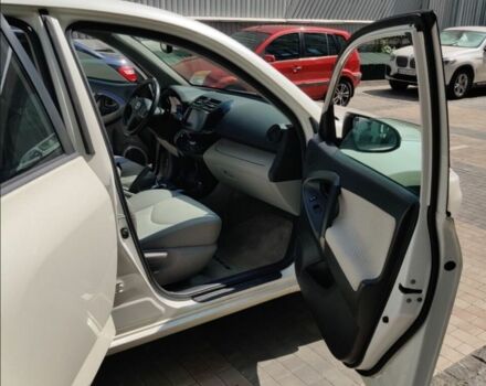 Белый Тойота РАВ 4, объемом двигателя 0 л и пробегом 190 тыс. км за 7000 $, фото 5 на Automoto.ua