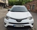 Белый Тойота РАВ 4, объемом двигателя 2.5 л и пробегом 132 тыс. км за 19000 $, фото 2 на Automoto.ua