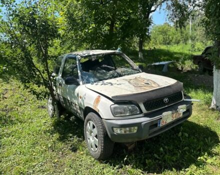 Белый Тойота РАВ 4, объемом двигателя 1.8 л и пробегом 280 тыс. км за 1300 $, фото 3 на Automoto.ua
