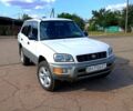 Белый Тойота РАВ 4, объемом двигателя 2 л и пробегом 180 тыс. км за 4200 $, фото 1 на Automoto.ua