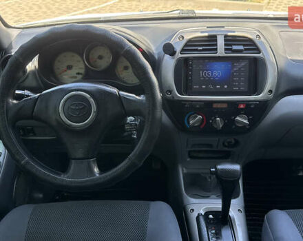 Білий Тойота РАВ 4, об'ємом двигуна 2 л та пробігом 170 тис. км за 6950 $, фото 63 на Automoto.ua
