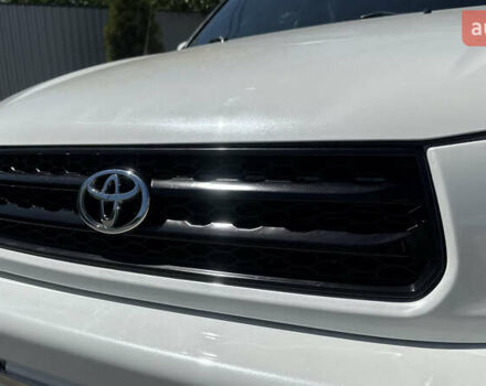 Білий Тойота РАВ 4, об'ємом двигуна 2 л та пробігом 170 тис. км за 6950 $, фото 26 на Automoto.ua