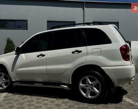 Білий Тойота РАВ 4, об'ємом двигуна 2 л та пробігом 170 тис. км за 6950 $, фото 31 на Automoto.ua