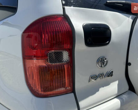 Білий Тойота РАВ 4, об'ємом двигуна 2 л та пробігом 170 тис. км за 6950 $, фото 14 на Automoto.ua