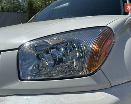 Білий Тойота РАВ 4, об'ємом двигуна 2 л та пробігом 170 тис. км за 6950 $, фото 25 на Automoto.ua