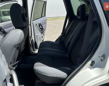 Білий Тойота РАВ 4, об'ємом двигуна 2 л та пробігом 170 тис. км за 6950 $, фото 32 на Automoto.ua