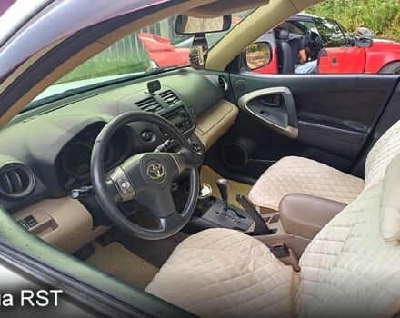 Белый Тойота РАВ 4, объемом двигателя 2.4 л и пробегом 244 тыс. км за 8800 $, фото 2 на Automoto.ua