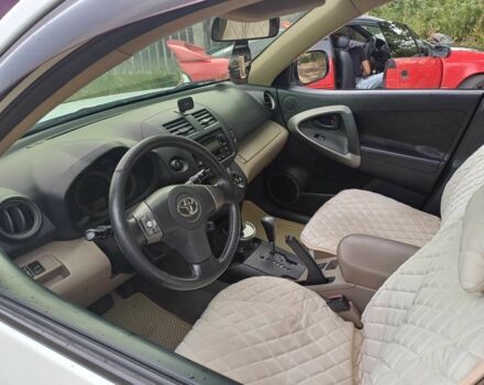 Белый Тойота РАВ 4, объемом двигателя 2.4 л и пробегом 244 тыс. км за 8900 $, фото 3 на Automoto.ua