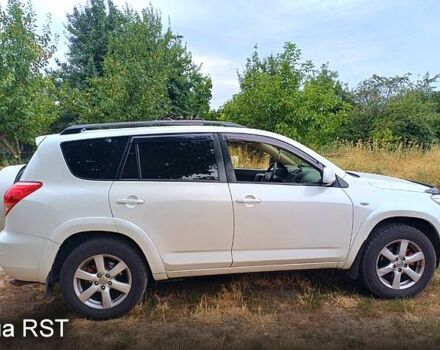 Белый Тойота РАВ 4, объемом двигателя 2.4 л и пробегом 244 тыс. км за 8800 $, фото 1 на Automoto.ua