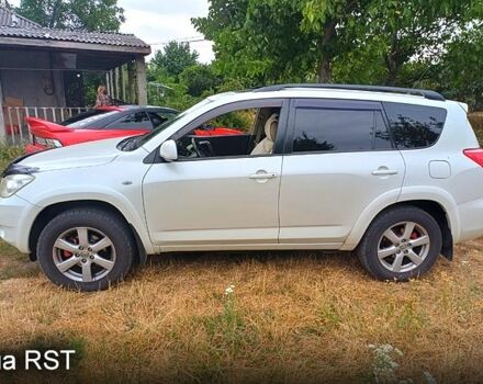 Белый Тойота РАВ 4, объемом двигателя 2.4 л и пробегом 244 тыс. км за 8800 $, фото 4 на Automoto.ua