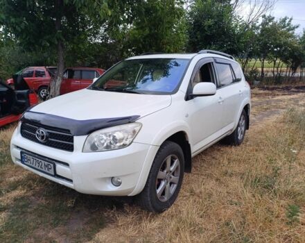 Белый Тойота РАВ 4, объемом двигателя 2.4 л и пробегом 244 тыс. км за 8900 $, фото 2 на Automoto.ua