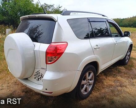 Белый Тойота РАВ 4, объемом двигателя 2.4 л и пробегом 244 тыс. км за 8800 $, фото 2 на Automoto.ua
